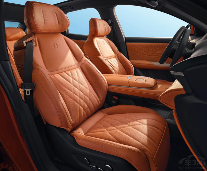 超級(jí)增程賦能深藍(lán)S7 盡享純電駕駛樂趣 超級(jí)增程賦能深藍(lán)S7 盡享純電駕駛樂趣