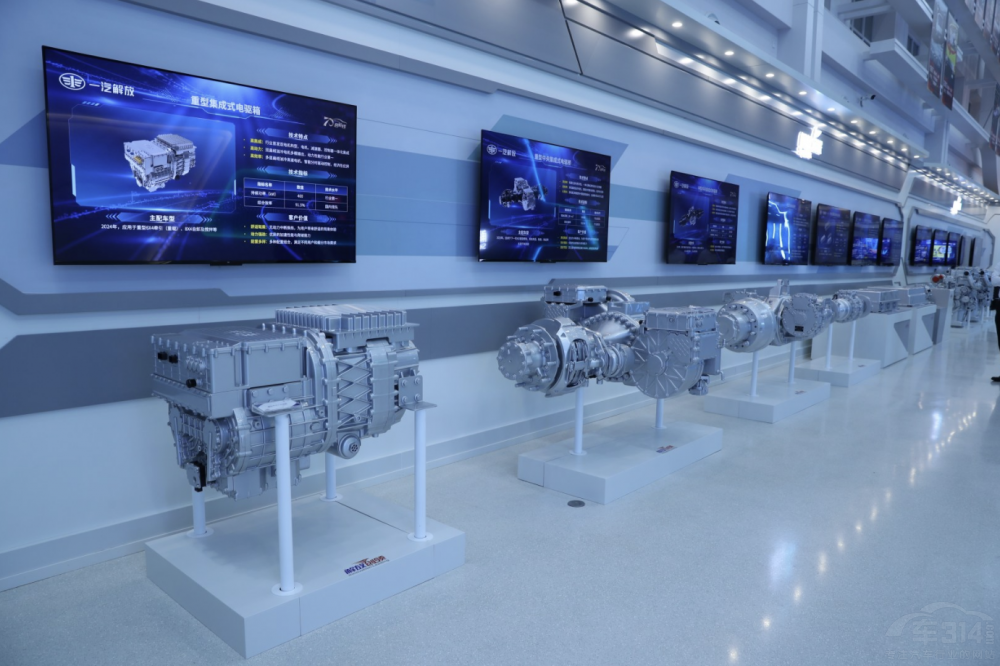 牢記囑托 創(chuàng)新成果引航中國一汽躍遷發(fā)展 牢記囑托 創(chuàng)新成果引航中國一汽躍遷發(fā)展