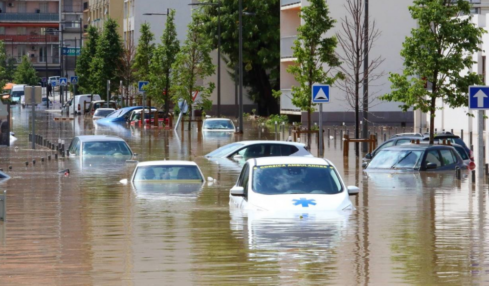 暴雨災(zāi)害面前 電動車的自救和車企的關(guān)懷 暴雨災(zāi)害面前 電動車的自救和車企的關(guān)懷