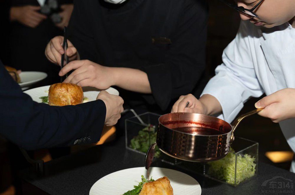 重慶駿東瑪莎拉蒂與來福士洲際酒店合作 重慶駿東瑪莎拉蒂與來福士洲際酒店合作