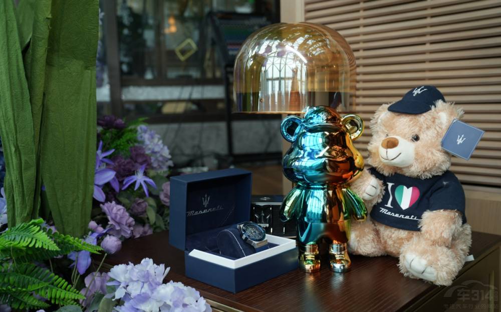 重慶駿東瑪莎拉蒂與來福士洲際酒店合作 重慶駿東瑪莎拉蒂與來福士洲際酒店合作