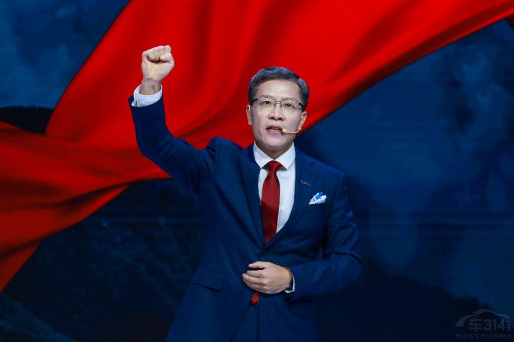 全新紅旗HS7成都車展上市 售價25.58萬起 全新紅旗HS7成都車展上市 售價25.58萬起