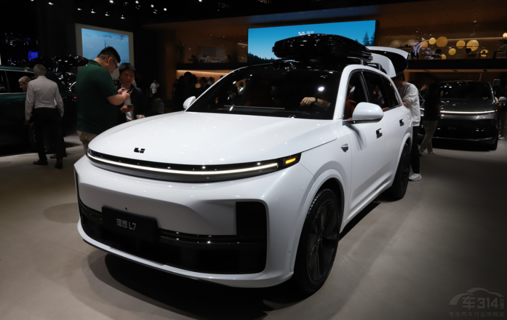 問界新M7:有人想帶輿論節(jié)奏 確定夠格嗎 問界新M7:有人想帶輿論節(jié)奏 確定夠格嗎