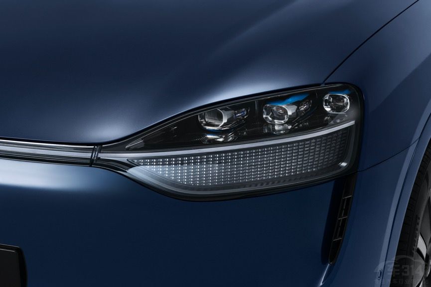 旗艦不止于豪華 AITO問(wèn)界M9亮相工信部 旗艦不止于豪華 AITO問(wèn)界M9亮相工信部