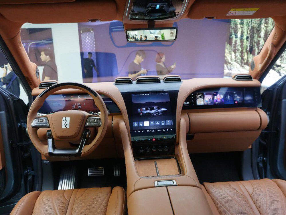 仰望U8上市 比亞迪的高端夢能走得更快嗎 仰望U8上市 比亞迪的高端夢能走得更快嗎