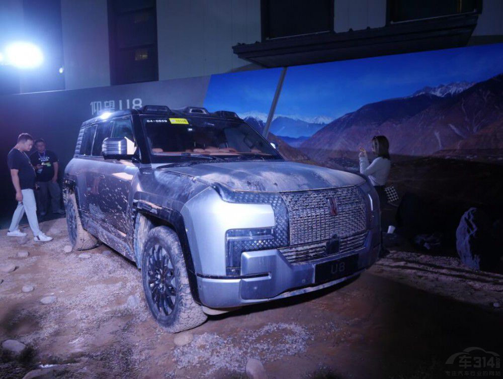 仰望U8上市 比亞迪的高端夢能走得更快嗎 仰望U8上市 比亞迪的高端夢能走得更快嗎