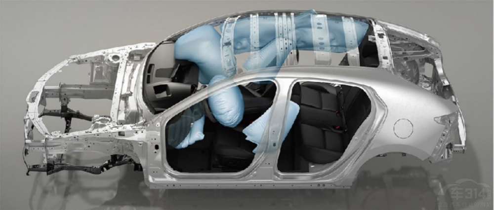 馬自達(dá)為首位質(zhì)量安全榮譽(yù)宣傳員用戶交車 馬自達(dá)為首位質(zhì)量安全榮譽(yù)宣傳員用戶交車