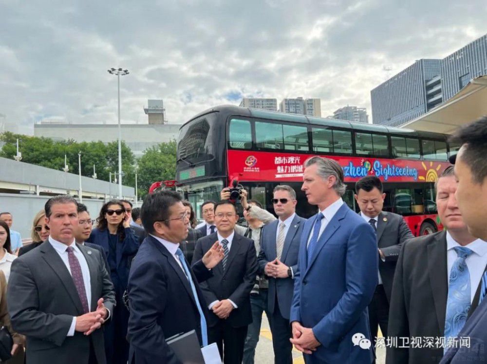 美國加州州長訪深 點(diǎn)贊仰望U8“超越性技術(shù)” 美國加州州長訪深 點(diǎn)贊仰望U8“超越性技術(shù)”