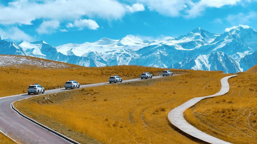 警務(wù)用車交付 江淮QX PHEV列裝公安系統(tǒng) 警務(wù)用車交付 江淮QX PHEV列裝公安系統(tǒng)