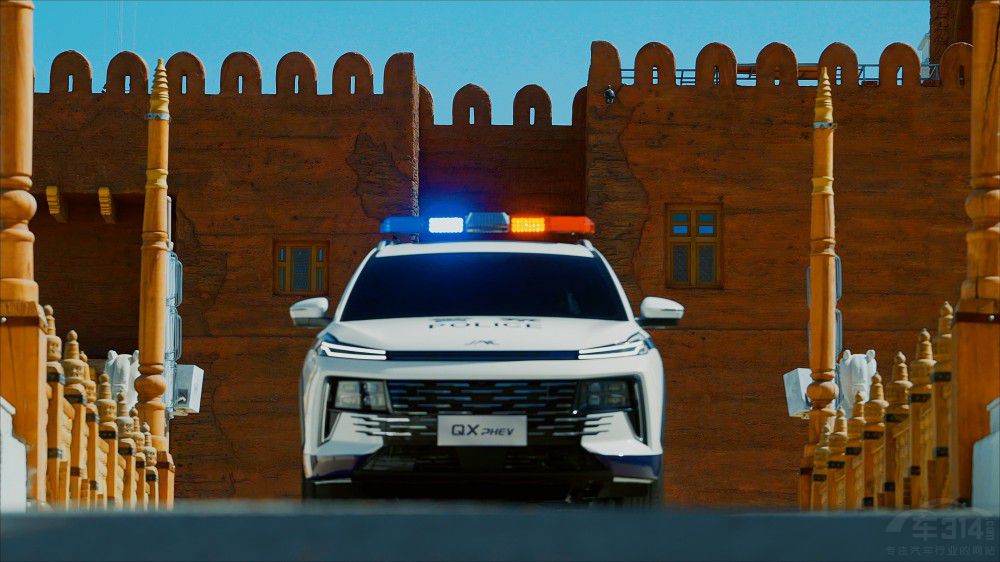 警務(wù)用車交付 江淮QX PHEV列裝公安系統(tǒng) 警務(wù)用車交付 江淮QX PHEV列裝公安系統(tǒng)