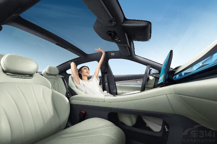 22.58萬元起 星紀元ES向蔚小理發(fā)起挑戰(zhàn) 22.58萬元起 星紀元ES向蔚小理發(fā)起挑戰(zhàn)