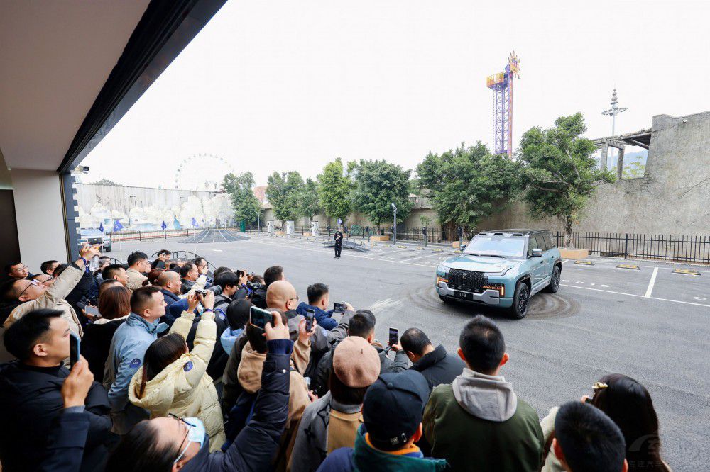 山_I(y) ȫ·չF(xin)߶˵ɫ