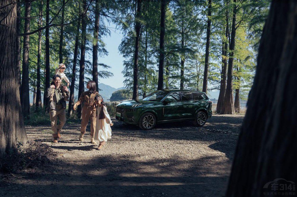 領(lǐng)克新09EM-P起售價(jià)30.78萬(wàn)元正式上市 領(lǐng)克新09EM-P起售價(jià)30.78萬(wàn)元正式上市