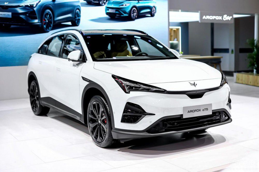 極狐阿爾法T5售價(jià)15.58萬(wàn)起近期閃耀上市 極狐阿爾法T5售價(jià)15.58萬(wàn)起近期閃耀上市