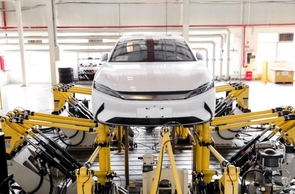 比亞迪領(lǐng)銜的這輪降價(jià)潮 誰(shuí)猶豫誰(shuí)將出局 比亞迪領(lǐng)銜的這輪降價(jià)潮 誰(shuí)猶豫誰(shuí)將出局