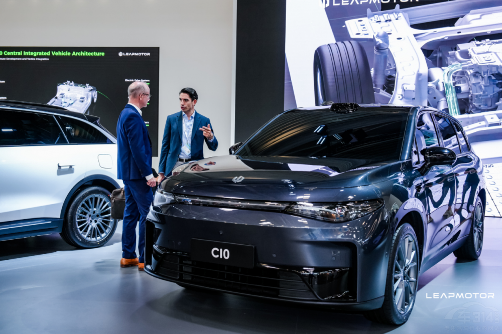 全年毛利與現(xiàn)金流首次轉(zhuǎn)正 營(yíng)收交付大增 全年毛利與現(xiàn)金流首次轉(zhuǎn)正 營(yíng)收交付大增