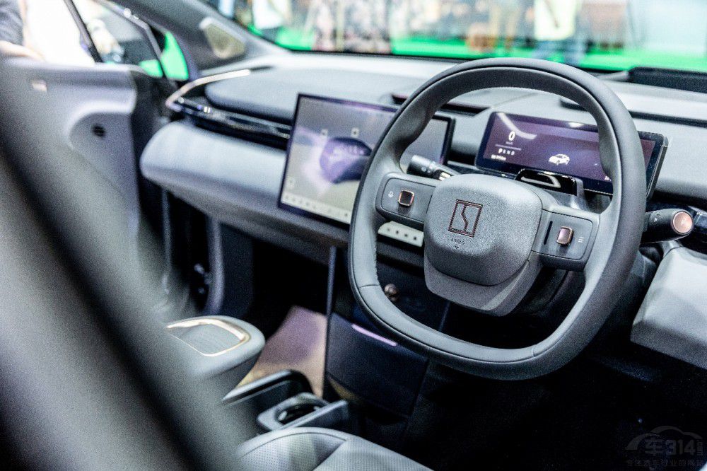 進軍全球市場 極氪右舵車亮相曼谷車展 進軍全球市場 極氪右舵車亮相曼谷車展