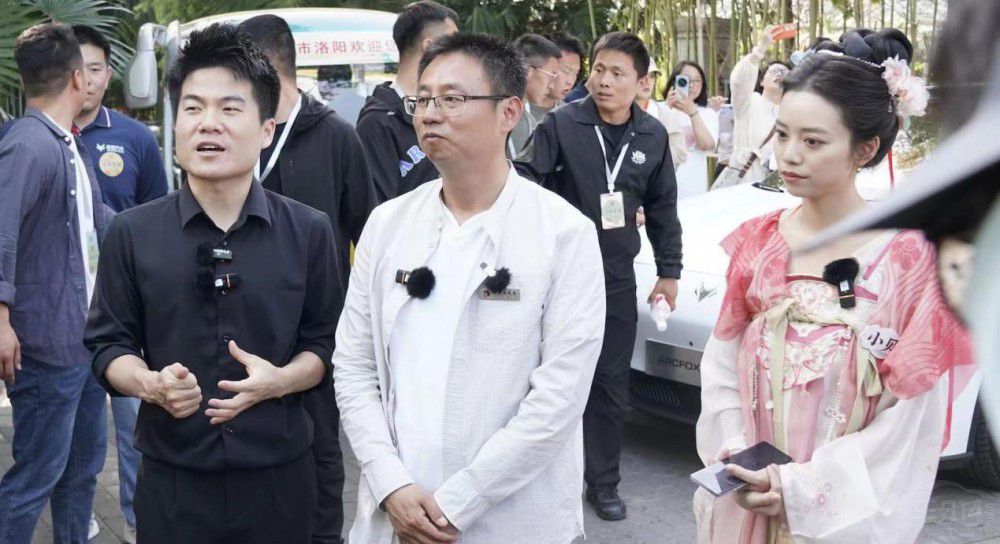 17.48萬(wàn)元極狐阿爾法S5成同級(jí)品價(jià)之王 17.48萬(wàn)元極狐阿爾法S5成同級(jí)品價(jià)之王