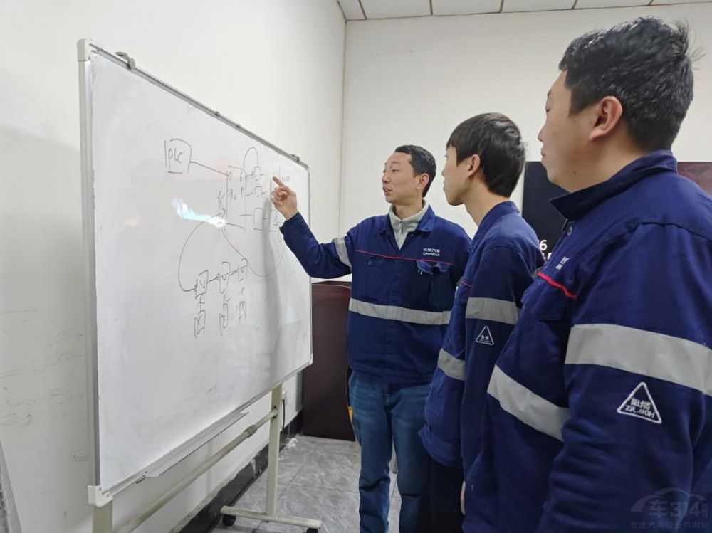 他憑什么獲得重慶市五一勞動(dòng)獎(jiǎng)?wù)拢? title=