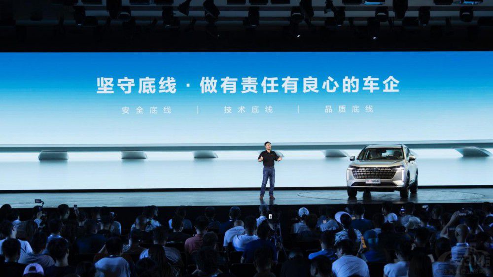 坦克700 Hi4-T奔赴樟木口岸 致敬高原國門 坦克700 Hi4-T奔赴樟木口岸 致敬高原國門