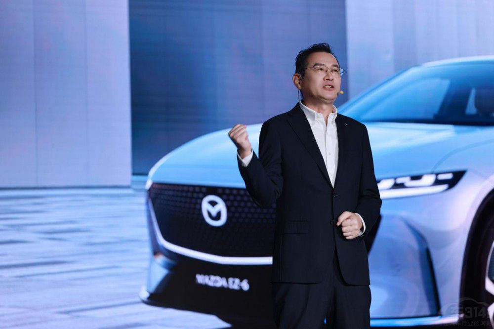 L(zhng) R_(d) MAZDA EZ-6ʽ _ A(y)