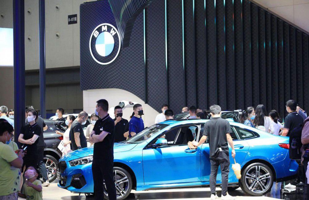 以智能科技驅動市場變革 問界M9重塑豪華 以智能科技驅動市場變革 問界M9重塑豪華