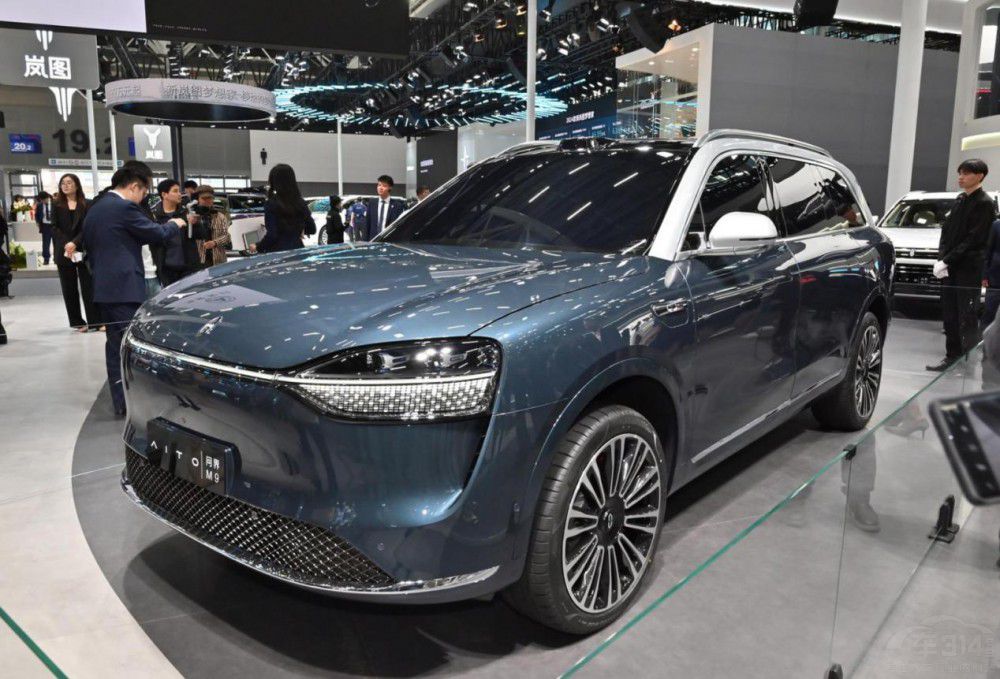 以智能科技驅動市場變革 問界M9重塑豪華 以智能科技驅動市場變革 問界M9重塑豪華