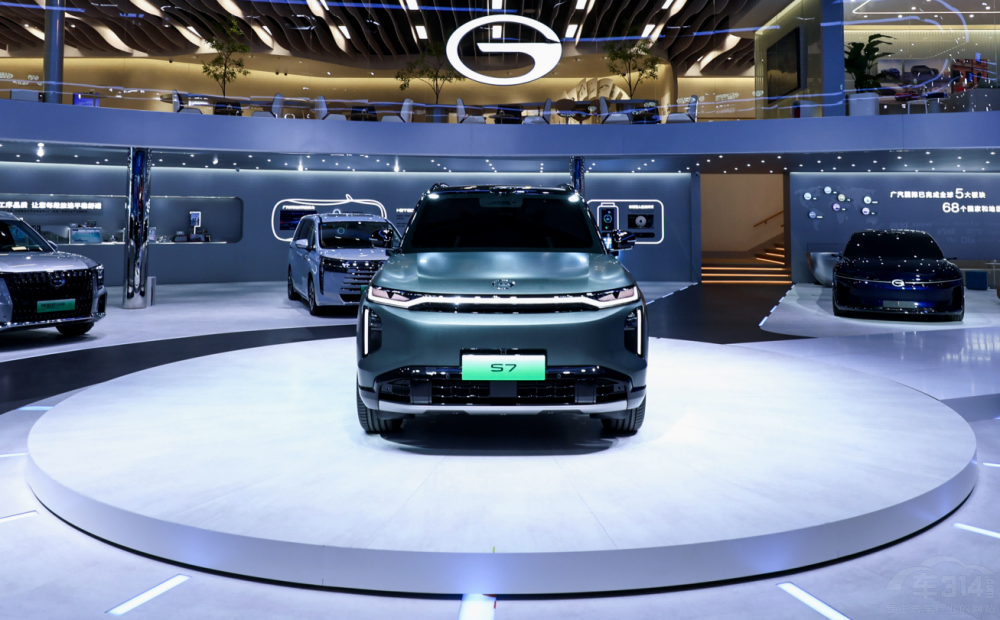 全新平臺(tái) 全新智駕 傳祺S7 高級(jí)由內(nèi)到外 全新平臺(tái) 全新智駕 傳祺S7 高級(jí)由內(nèi)到外