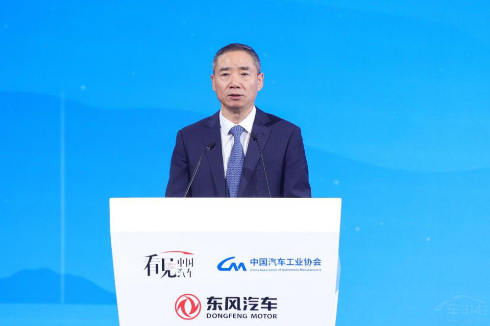 中國新能源汽車產(chǎn)銷首次達(dá)年度1000萬輛 中國新能源汽車產(chǎn)銷首次達(dá)年度1000萬輛