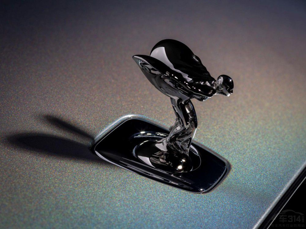 勞斯萊斯汽車推出高級(jí)定制閃靈清輝月影 勞斯萊斯汽車推出高級(jí)定制閃靈清輝月影