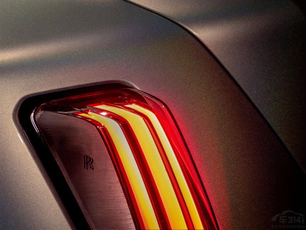 勞斯萊斯汽車推出高級(jí)定制閃靈清輝月影 勞斯萊斯汽車推出高級(jí)定制閃靈清輝月影