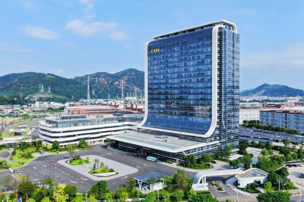 寧德時代 全球領(lǐng)先科技驅(qū)動綠色能源未來 寧德時代 全球領(lǐng)先科技驅(qū)動綠色能源未來