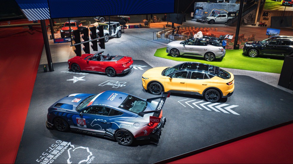 新福特F-150猛禽與福特烈馬中國首秀 新福特F-150猛禽與福特烈馬中國首秀