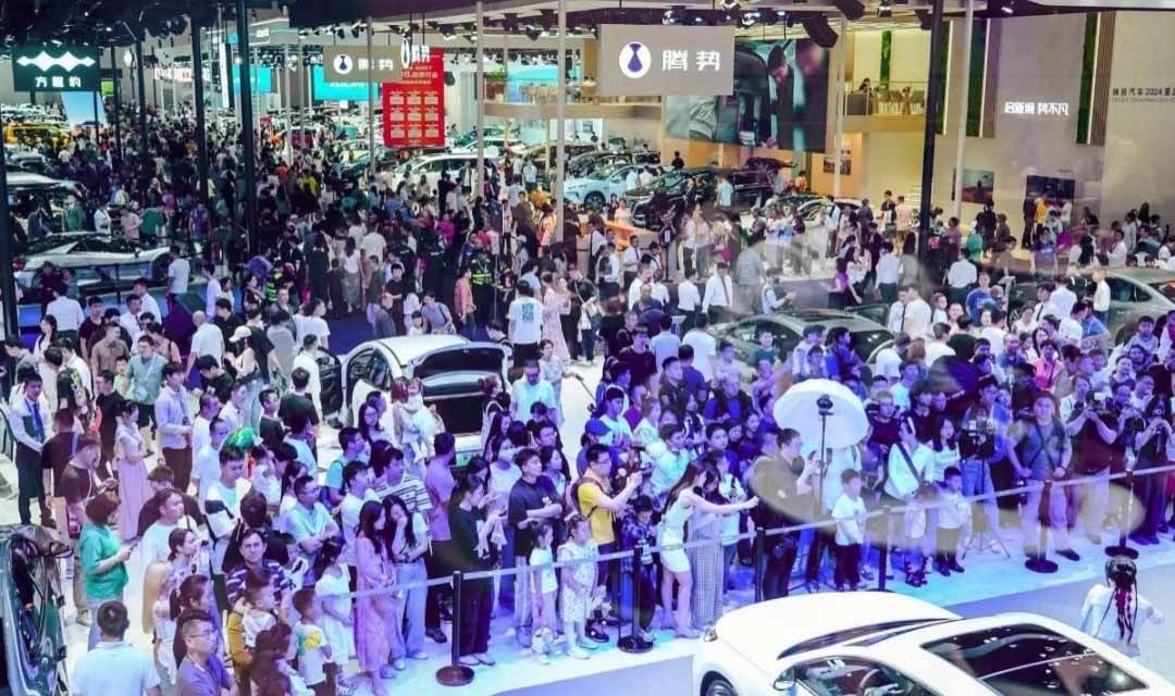 城市節(jié)啟動(dòng)!2025重慶國(guó)際車展早鳥(niǎo)票開(kāi)搶 城市節(jié)啟動(dòng)!2025重慶國(guó)際車展早鳥(niǎo)票開(kāi)搶