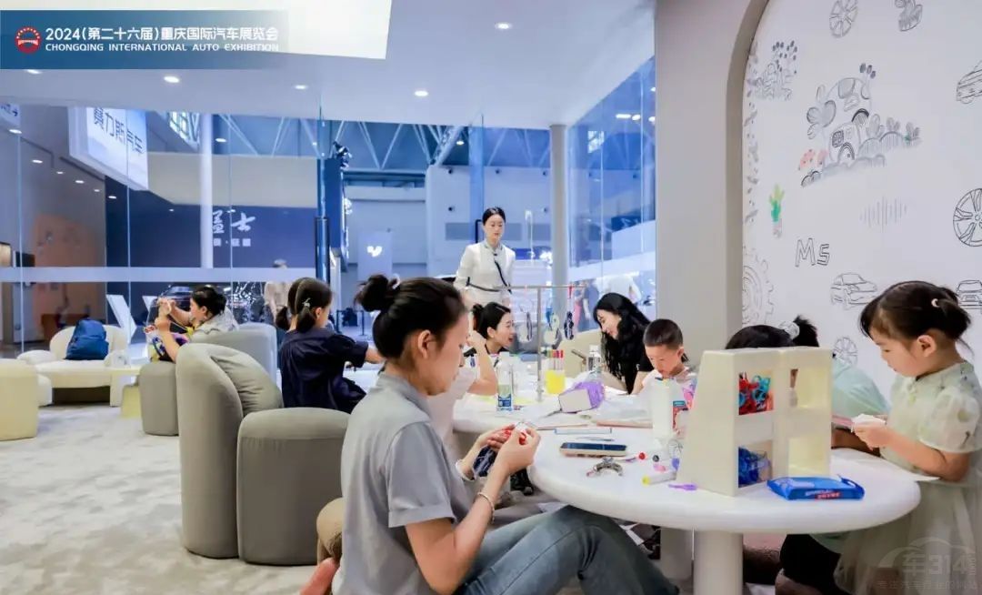 城市節(jié)啟動(dòng)!2025重慶國(guó)際車展早鳥(niǎo)票開(kāi)搶 城市節(jié)啟動(dòng)!2025重慶國(guó)際車展早鳥(niǎo)票開(kāi)搶