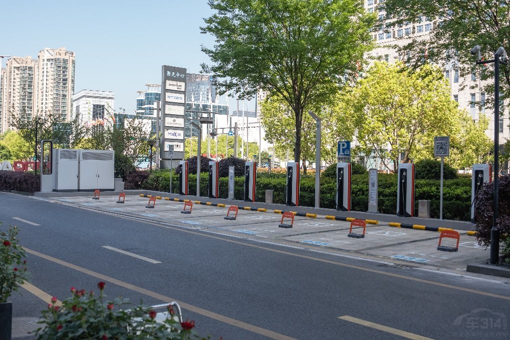 極氪2025年一季度財報:綜合毛利率創(chuàng)最高 極氪2025年一季度財報:綜合毛利率創(chuàng)最高