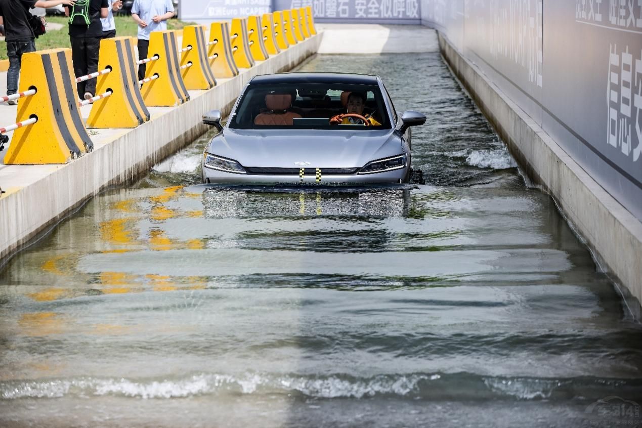 奇瑞首款C級(jí)智慧新旗艦正式命名風(fēng)云A9L 奇瑞首款C級(jí)智慧新旗艦正式命名風(fēng)云A9L