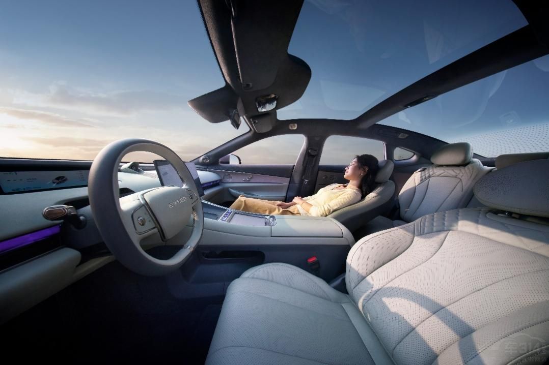 全新2025款星紀元ES純電上市18.98萬元起 全新2025款星紀元ES純電上市18.98萬元起