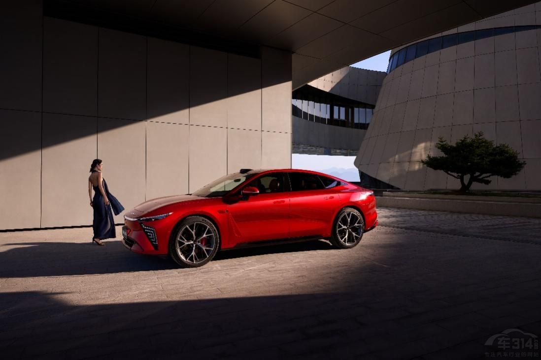 全新2025款星紀元ES純電上市18.98萬元起 全新2025款星紀元ES純電上市18.98萬元起