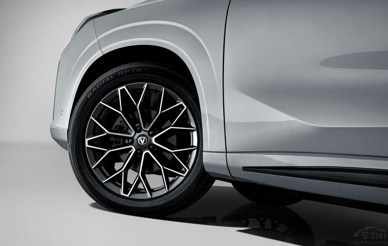 UNI-Z疊加煥新禮及國補(bǔ)后僅8.09萬元起 UNI-Z疊加煥新禮及國補(bǔ)后僅8.09萬元起