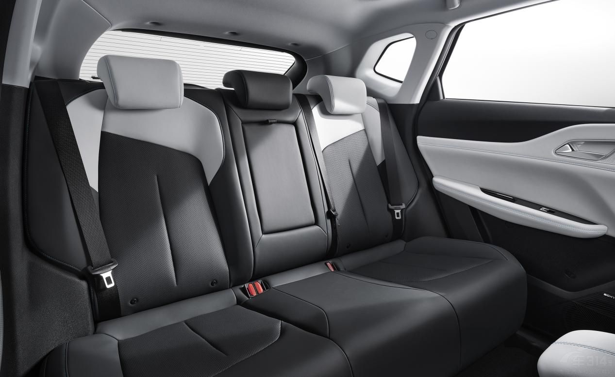 UNI-Z疊加煥新禮及國補(bǔ)后僅8.09萬元起 UNI-Z疊加煥新禮及國補(bǔ)后僅8.09萬元起