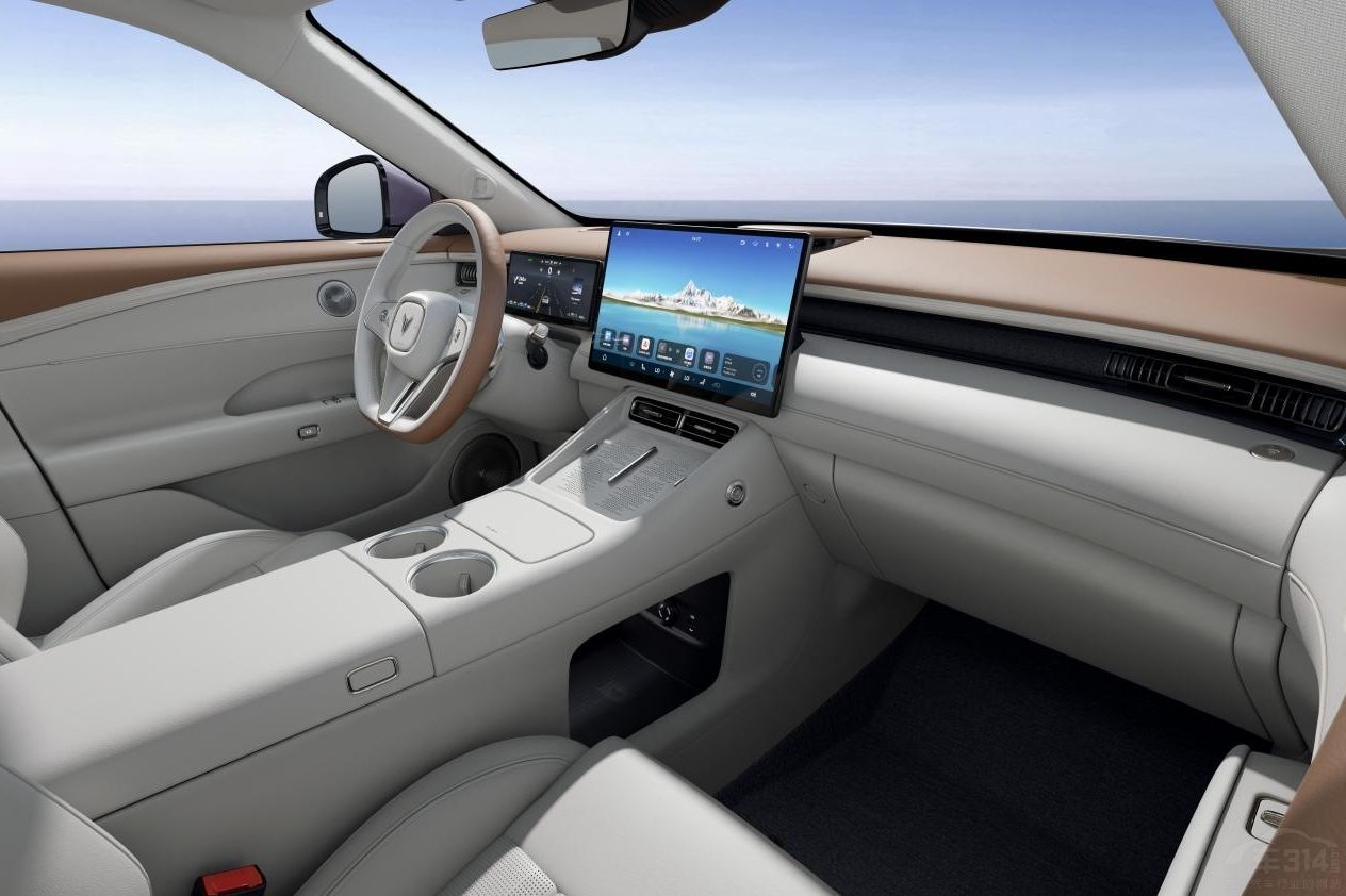 嵐圖FREE+:"極致聽勸+體驗(yàn)覺醒" 嵐圖FREE+:"極致聽勸+體驗(yàn)覺醒"