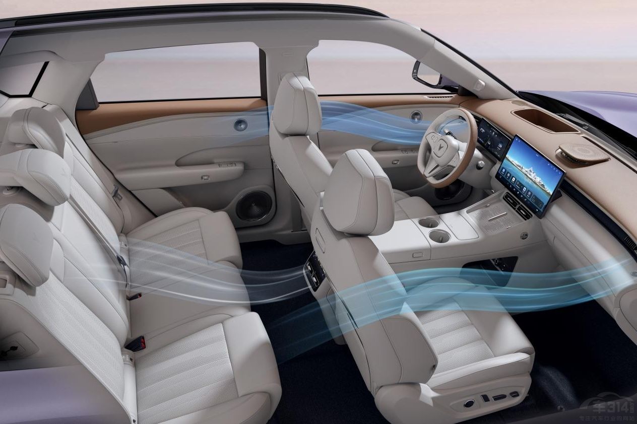 嵐圖FREE+:"極致聽勸+體驗(yàn)覺醒" 嵐圖FREE+:"極致聽勸+體驗(yàn)覺醒"