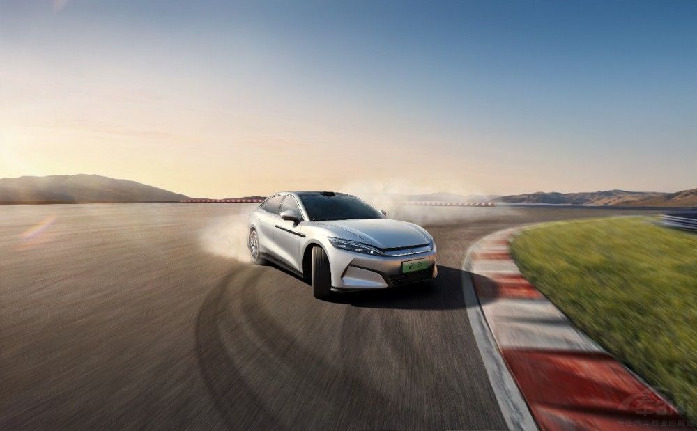 年輕人第一臺(tái)旗艦轎車 比亞迪漢L震撼上市 年輕人第一臺(tái)旗艦轎車 比亞迪漢L震撼上市