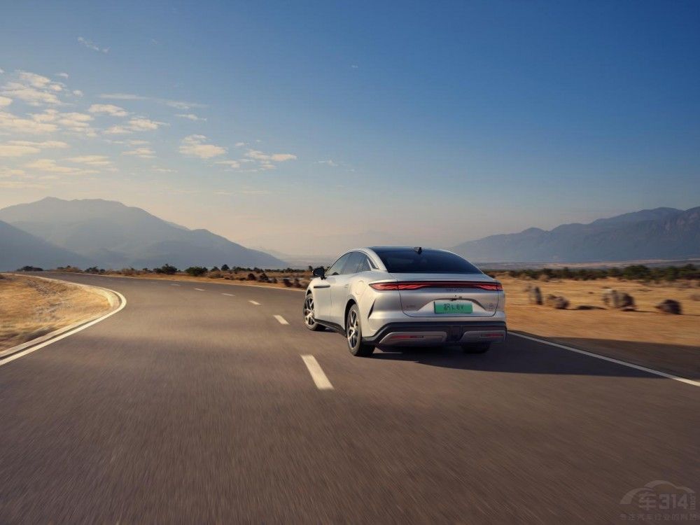 年輕人第一臺(tái)旗艦轎車 比亞迪漢L震撼上市 年輕人第一臺(tái)旗艦轎車 比亞迪漢L震撼上市