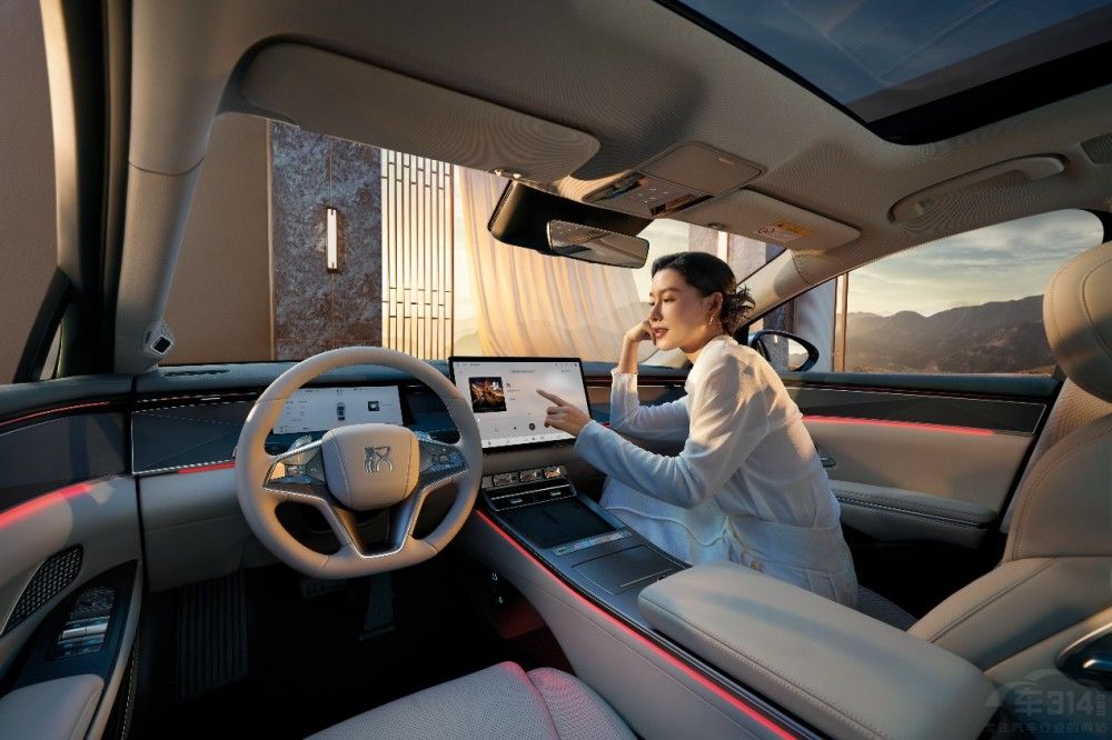 年輕人第一臺(tái)旗艦轎車 比亞迪漢L震撼上市 年輕人第一臺(tái)旗艦轎車 比亞迪漢L震撼上市