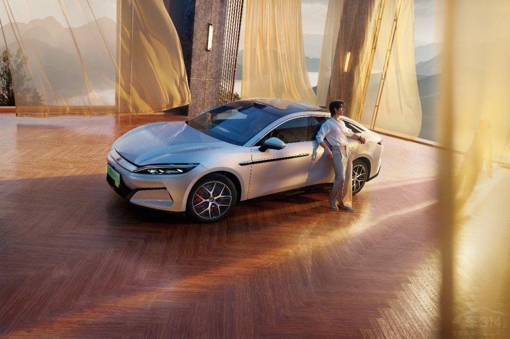 年輕人第一臺(tái)旗艦轎車 比亞迪漢L震撼上市 年輕人第一臺(tái)旗艦轎車 比亞迪漢L震撼上市