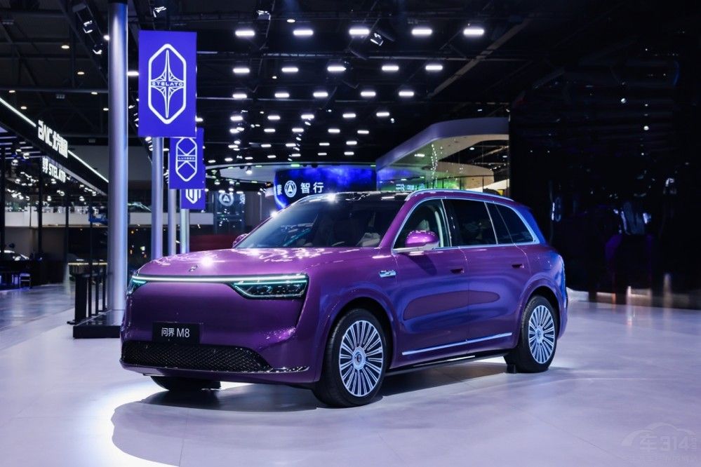 全新問界M7實車首秀 品牌全系亮相成都車展 全新問界M7實車首秀 品牌全系亮相成都車展