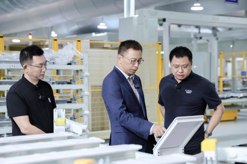 《張朝陽(yáng)的物理課》—新能源電池安全必修課 《張朝陽(yáng)的物理課》—新能源電池安全必修課