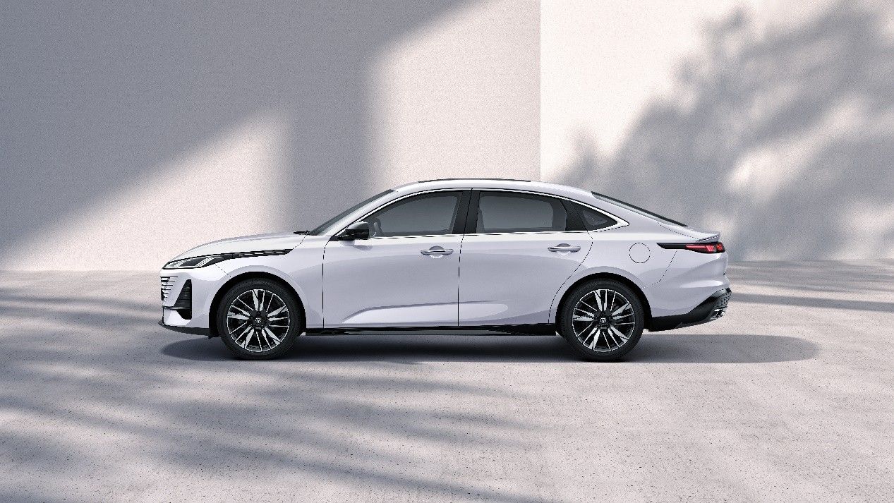 全球智能家轎新標(biāo)桿 長安第四代逸動(dòng)上市 全球智能家轎新標(biāo)桿 長安第四代逸動(dòng)上市